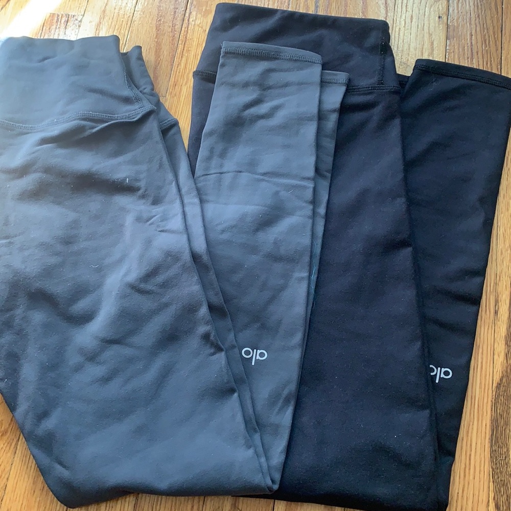 Alo Yoga’s 2 leggings in good condition - Picture 1 of 4